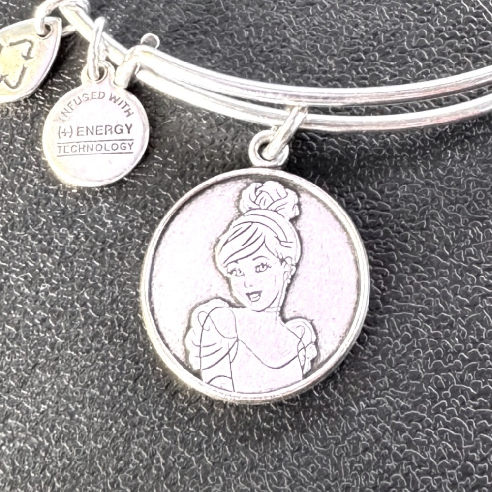 Alex and Ani RARE Disney Parks Cinderella Bangle‎ Charm Bracelet Silver
